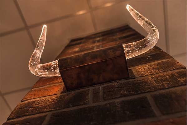 glass-bull-horns-light