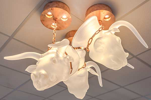glass-bull-heads-light